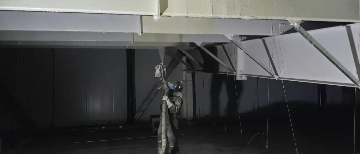 Muestra de Poliuretano en Cubierta / Eliminación de Condensación